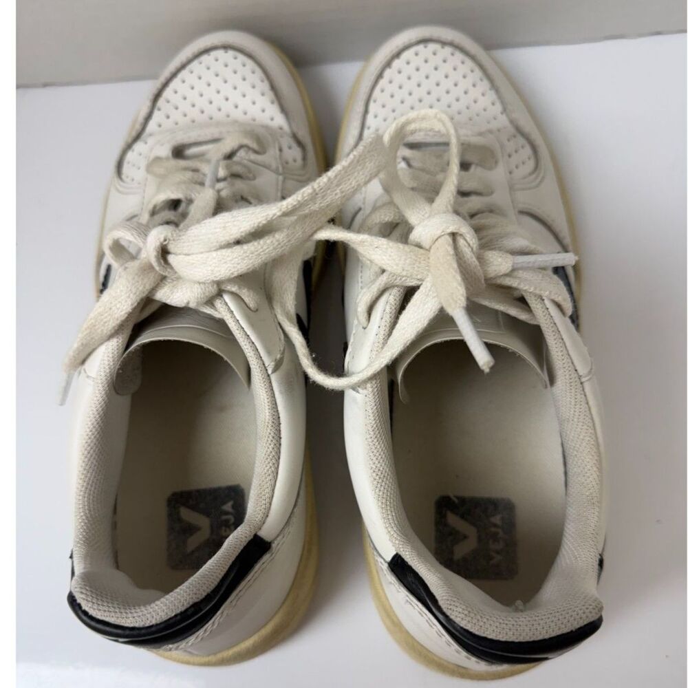 VEJA V-10 Sneakers Womens Size 5 EU 36 White Black Leather Low Top Lace Up - Picture 9 of 13